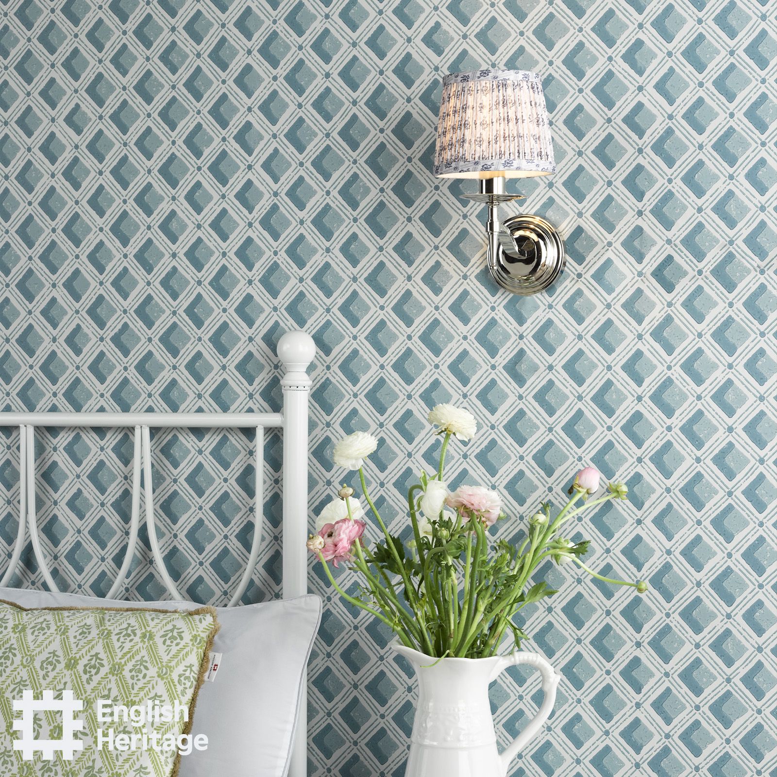 Georgian_style_English_Heritage_ceiling_light_for_heritage_homes