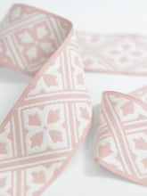 Laura Ashley Borders - Mr Jones, Blush