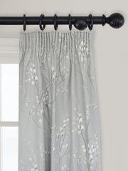 Laura Ashley 35mm Ribbed Ball Curtain Pole - Black