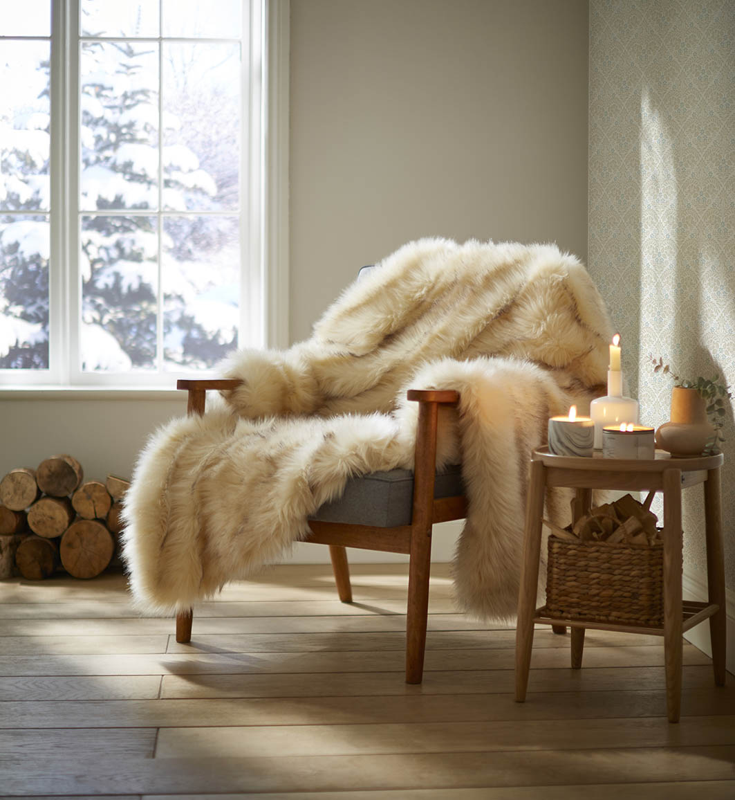 Laura Ashley Berwyn Cream Faux Fur Throw