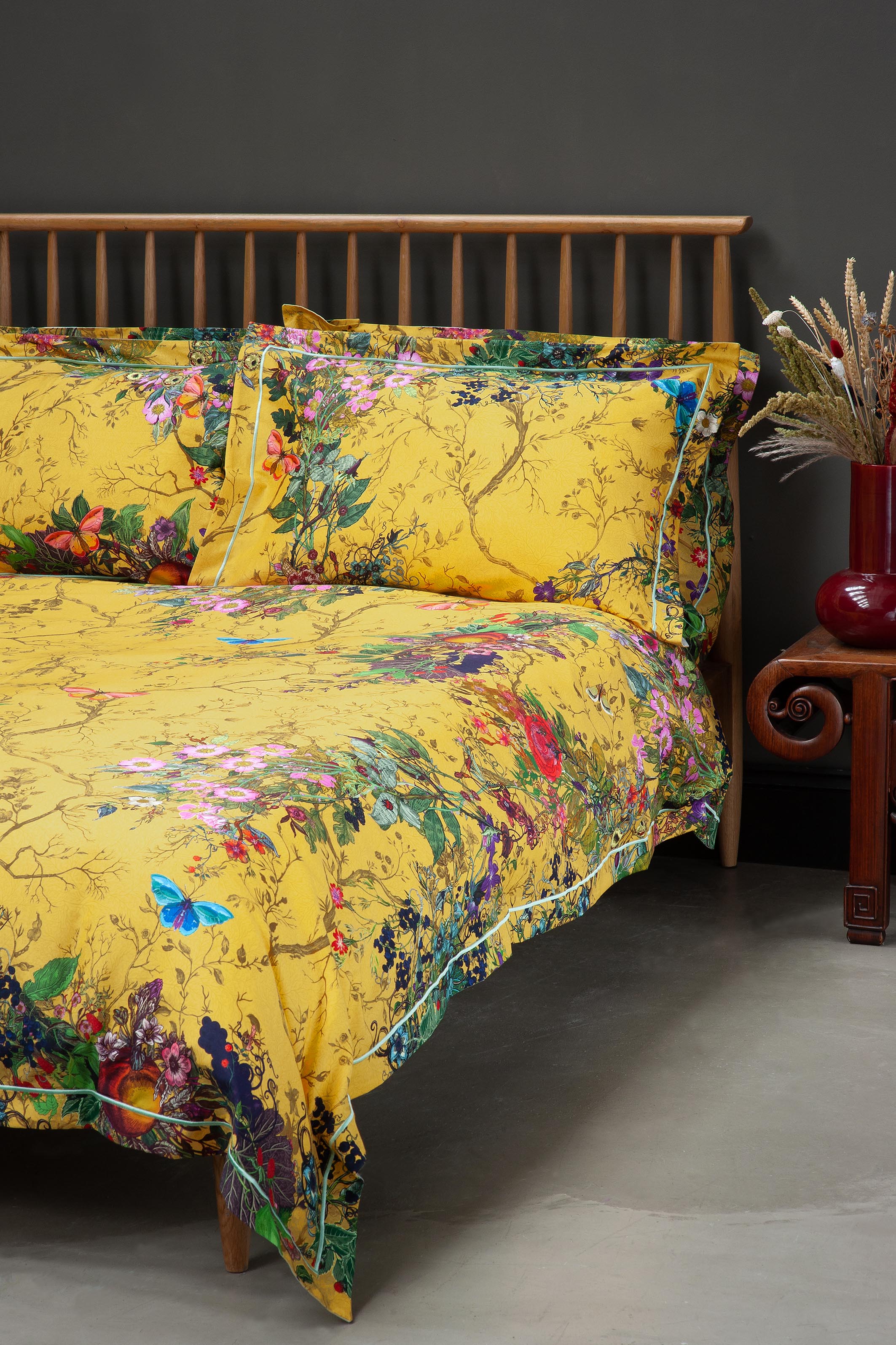 Bloomsbury Garden- Cadmium Bedding