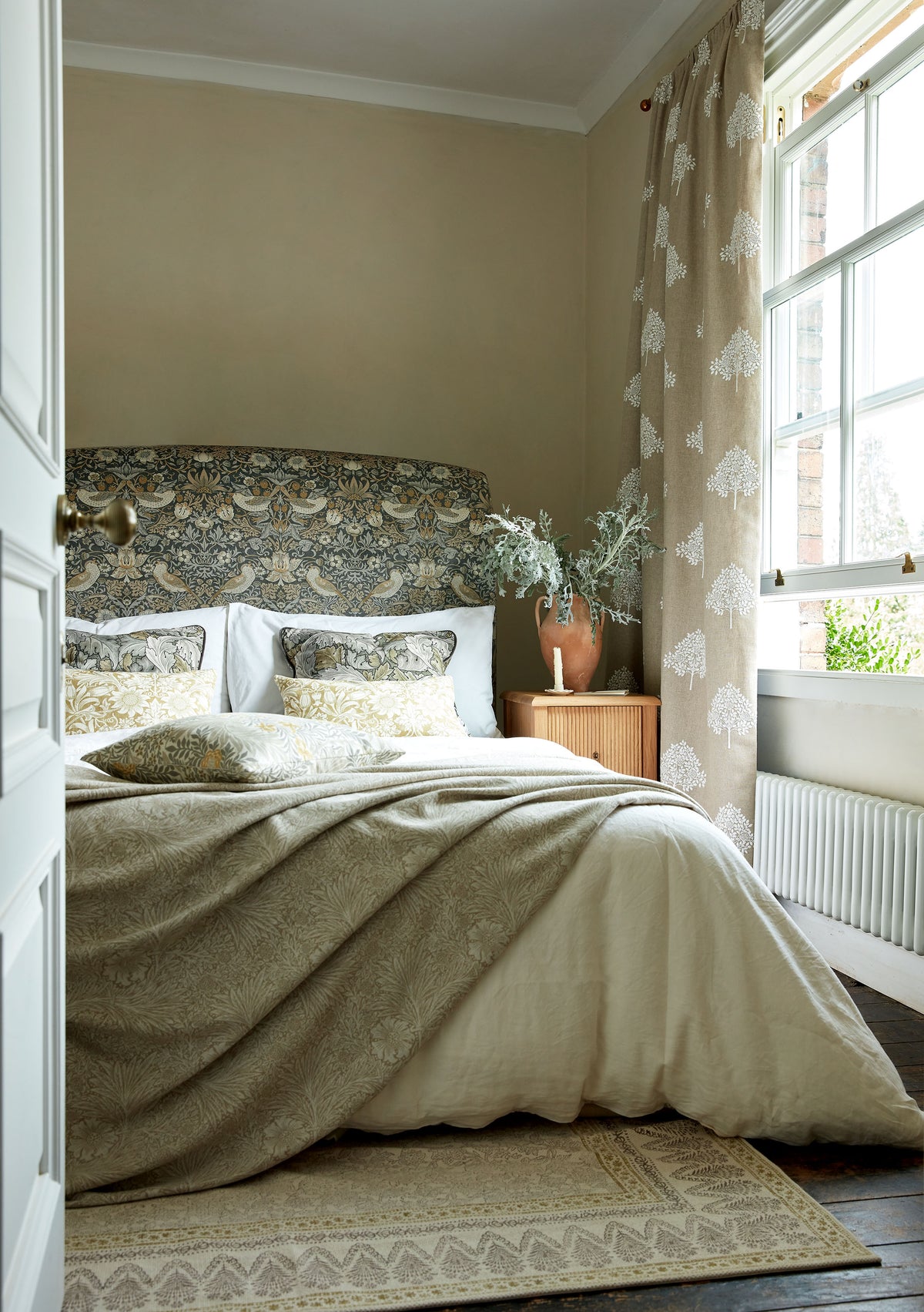 William Morris at Home Fabric Strawberry Thief Velvet Flint