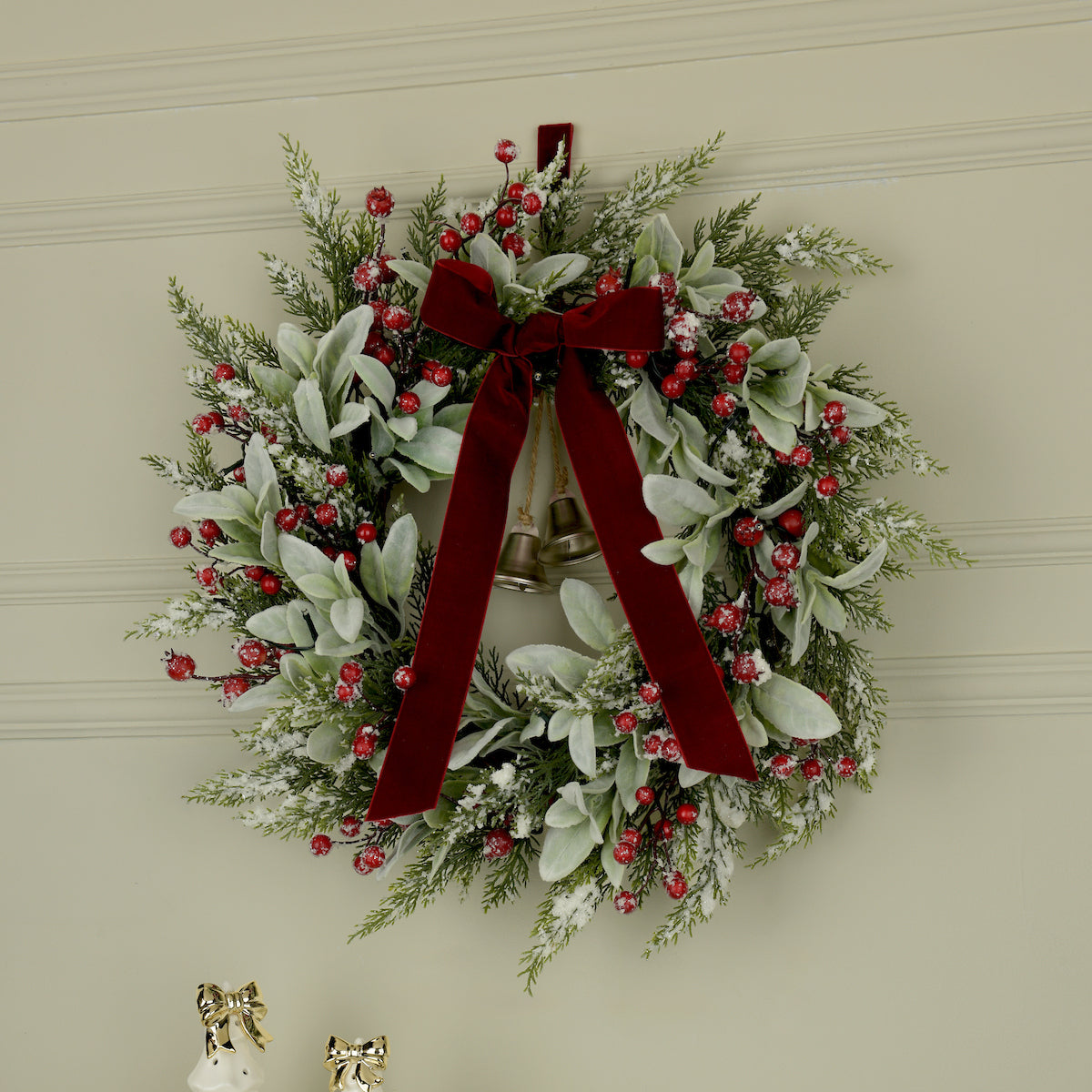 Laura Ashley Green Pre Lit Berry Wreath Red Bow