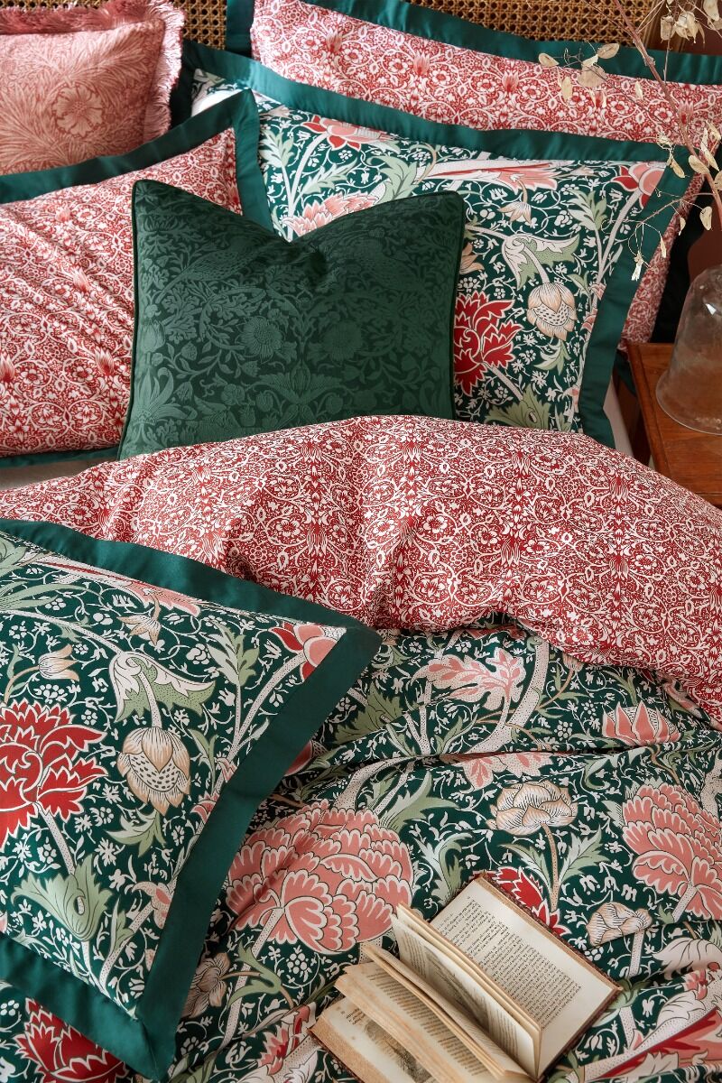 William Morris At Home Cray Forest Green/cranberry Bedding
