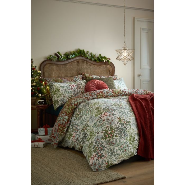 Laura Ashley Crossdale Christmas Berries Festive Red Bedding