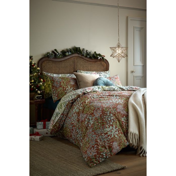 Laura Ashley Crossdale Christmas Berries Festive Red Bedding