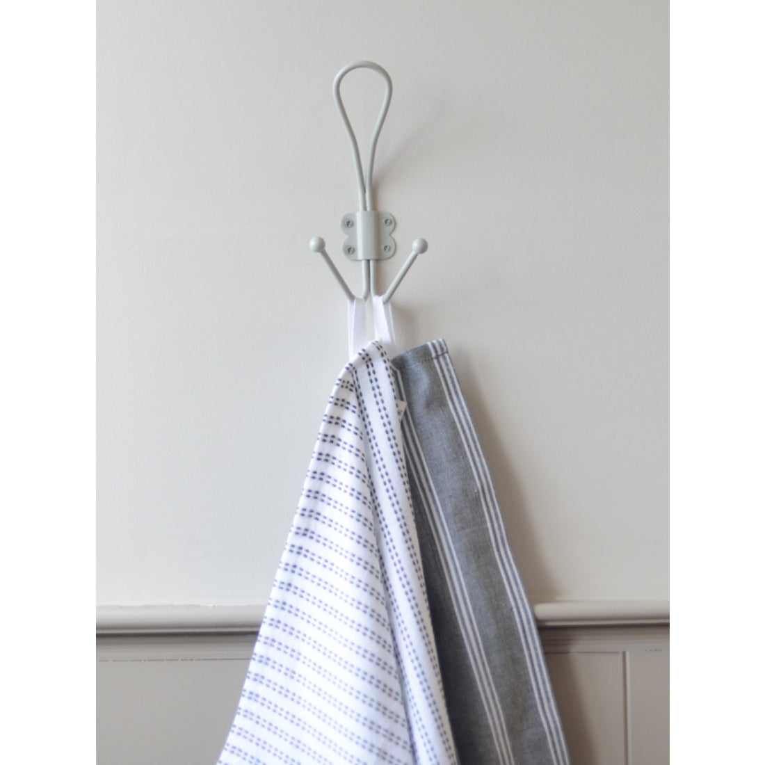 Laura Ashley, Double Hook, Soft Silver, 1 Pair