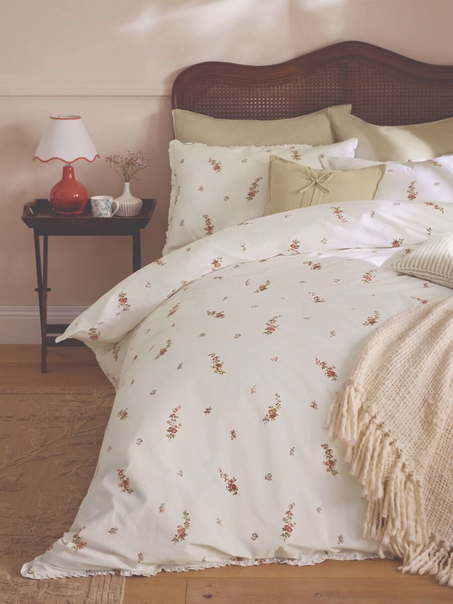 Laura Ashley Elsie Bouquet Pale Cranberry Multi Bedding