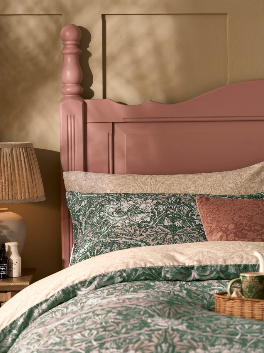William Morris At Home Honeysuckle And Tulip Sage/plaster Bedding