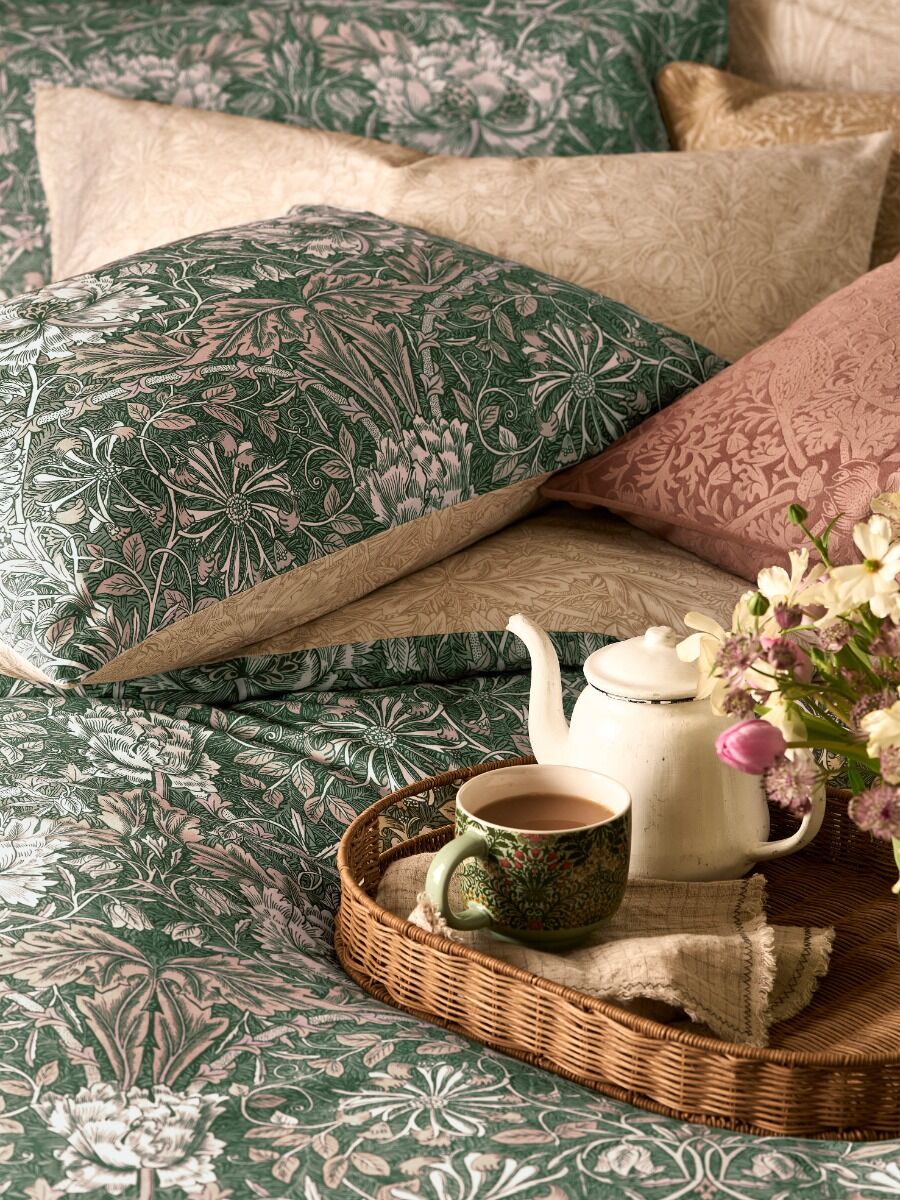 William Morris At Home Honeysuckle And Tulip Sage/plaster Bedding
