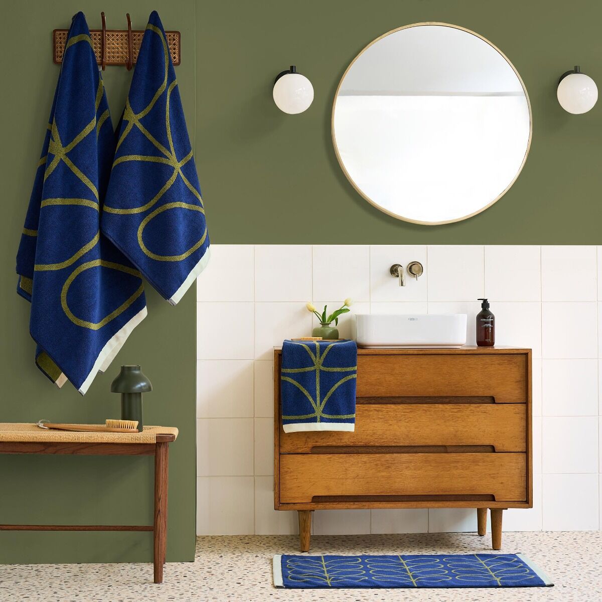 Orla Kiely Linear Stem Towels Navy / Olive l Towels