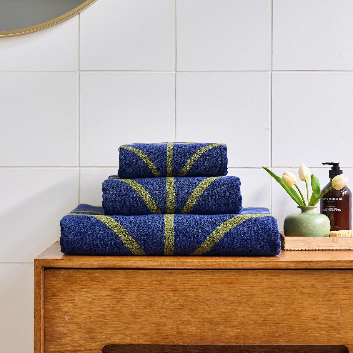 Orla Kiely Linear Stem Towels Navy / Olive l Towels