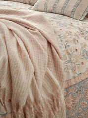 Laura Ashley Lyngate Plaster Pink 130x170cm Throw