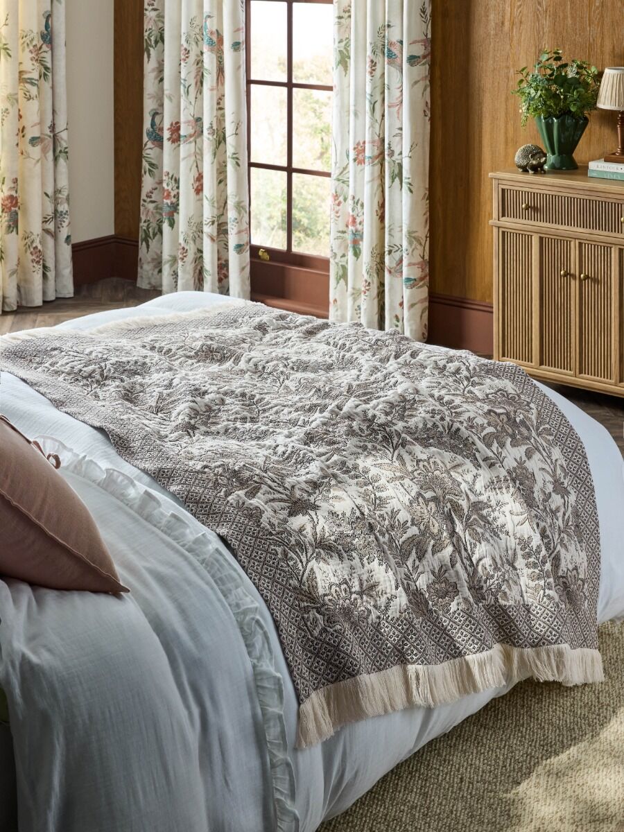 Laura Ashley Marlbrook Jacquard Truffle 120x170cm Throw