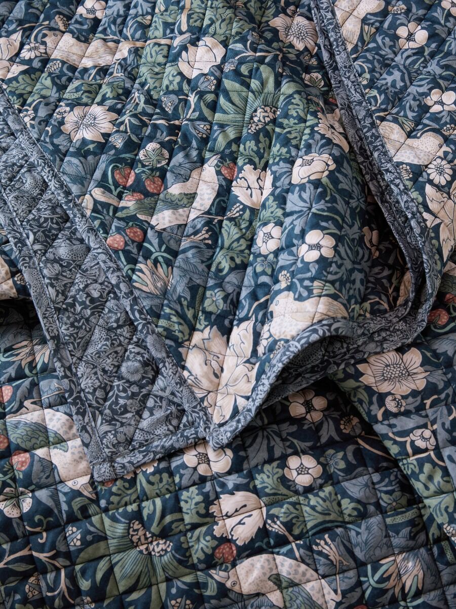 William Morris At Home Midnight Strawberry thief Prussian Blue 235x235cm Quilted Bedspread