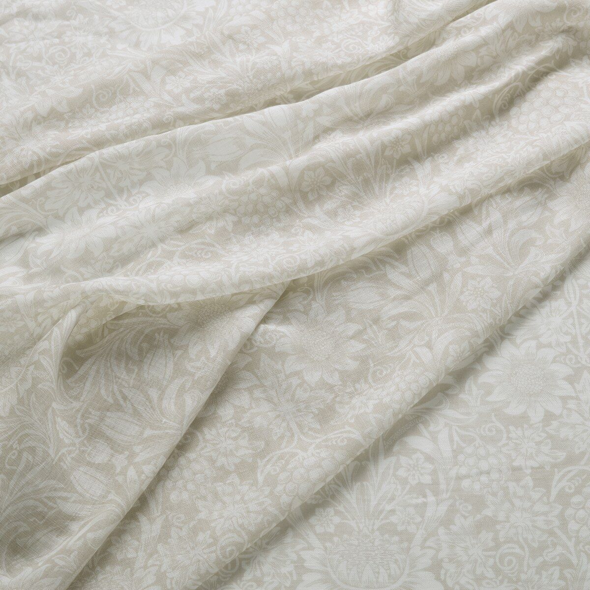 William Morris At Home Dovecote Vol 1. Sunflower Sheer, Oat